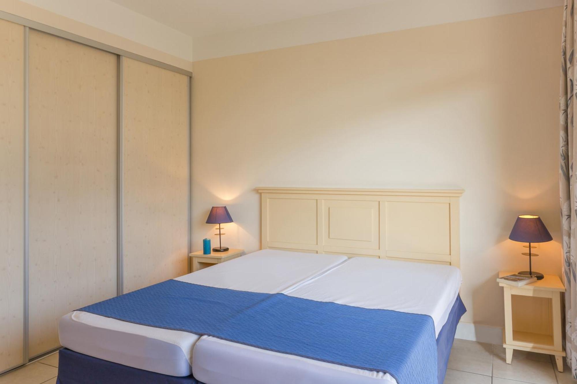 One-Bedroom Apartment Air Conditioning