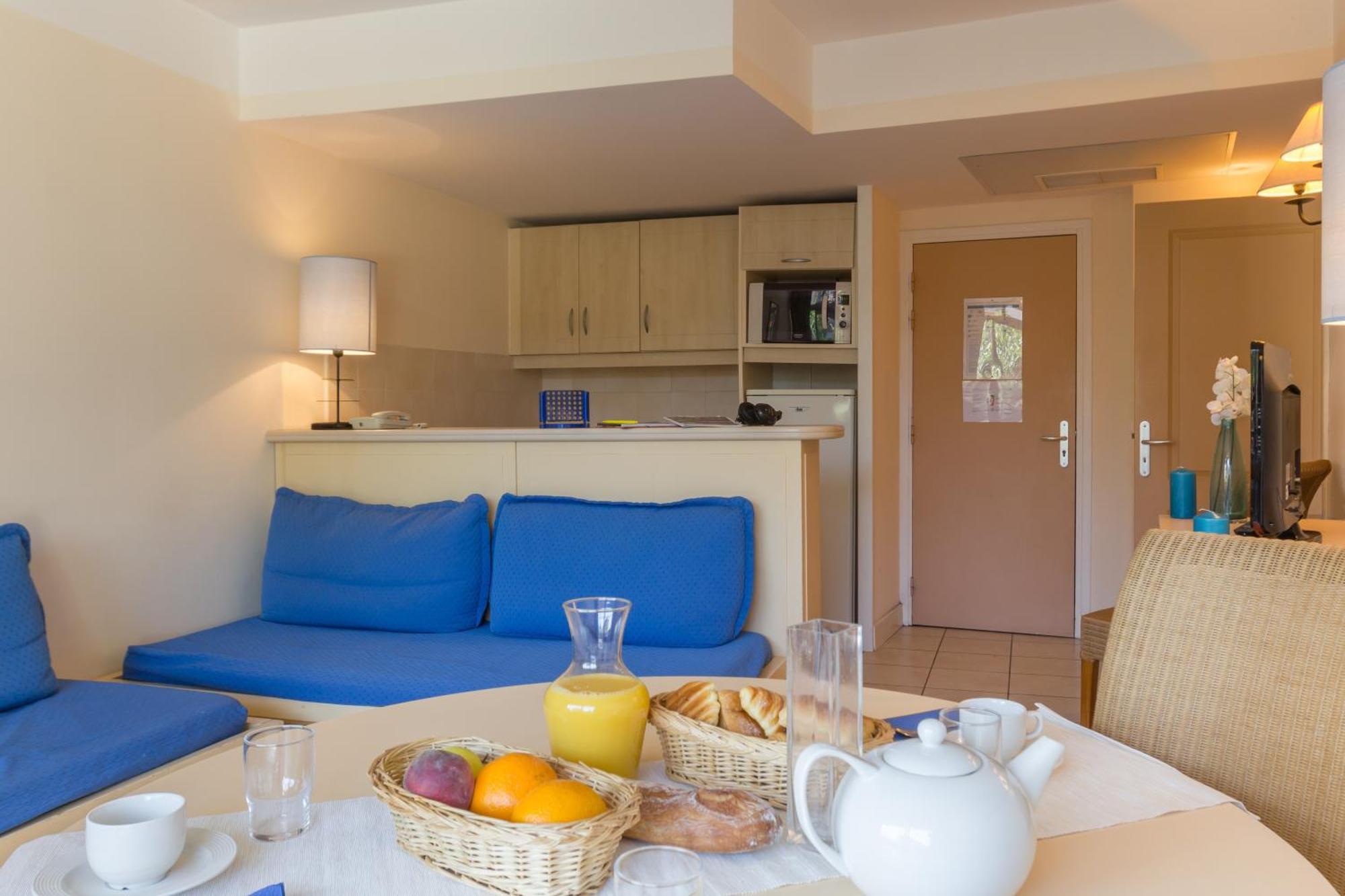One-Bedroom Apartment Air Conditioning