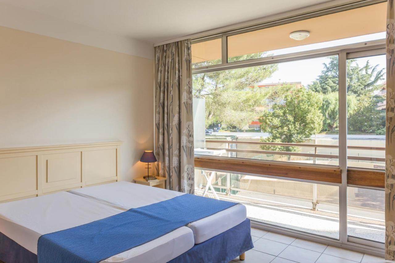 One-Bedroom Apartment Air Conditioning